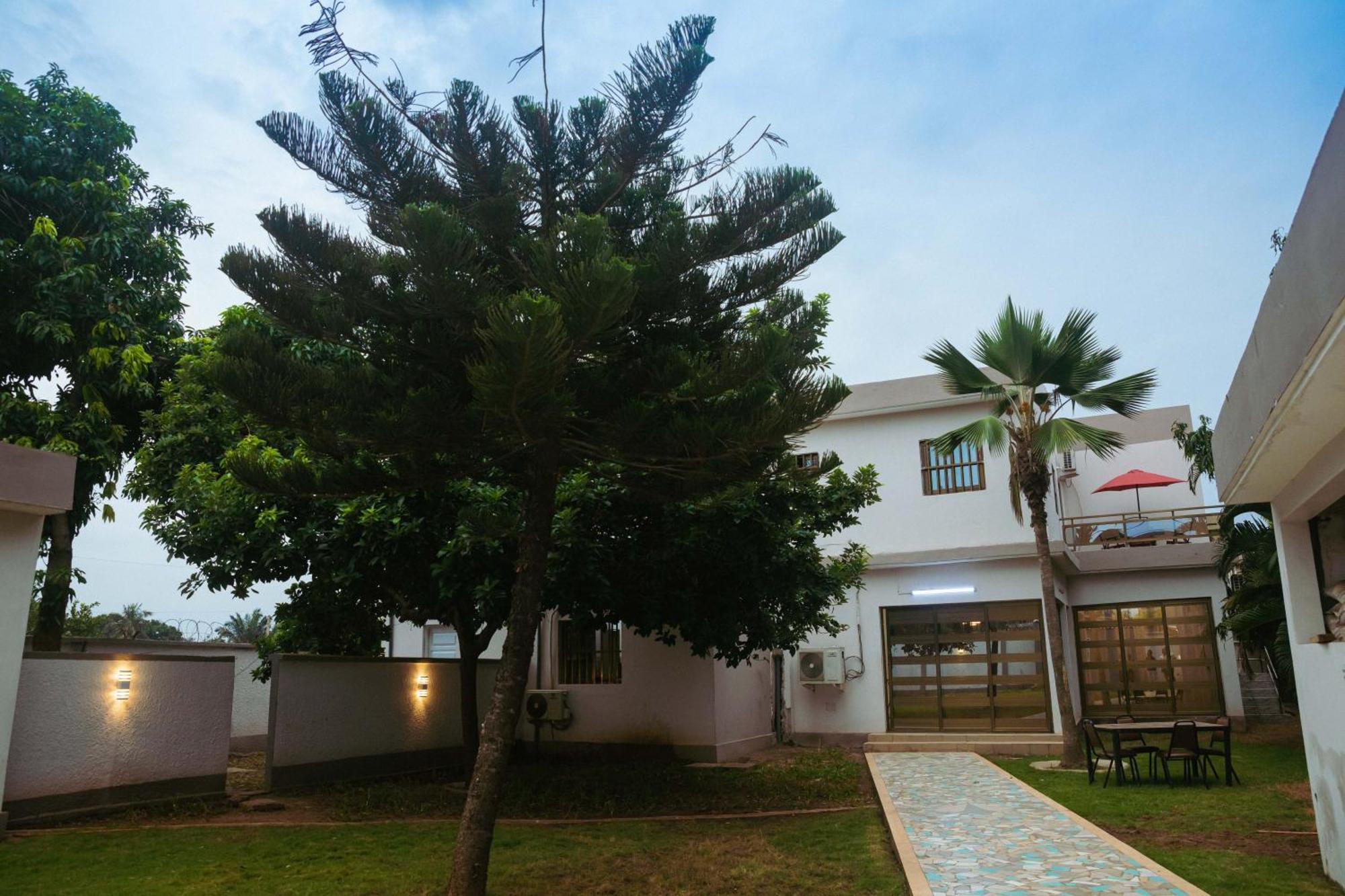 Studio Residence Condominium โลเม ภายนอก รูปภาพ